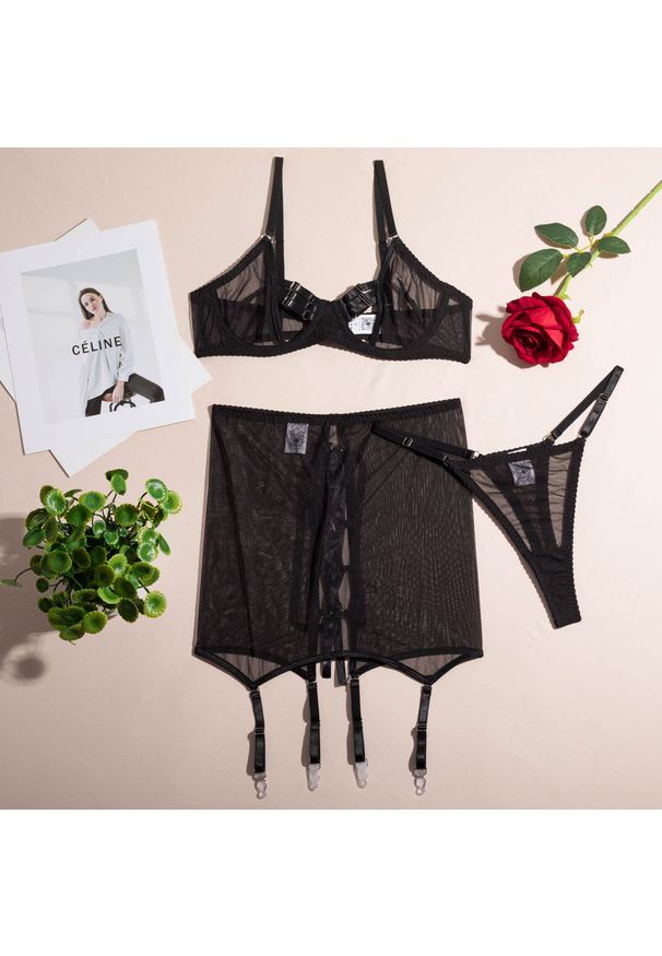 Intica - Komplet bielizny trzyczęściowy na romantyczny wieczór Vlasta. Kolor: czarny. Materiał: tkanina, materiał