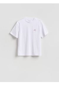 Reserved - T-shirt relaxed z nadrukiem na plecach - biały. Kolor: biały. Materiał: dzianina, bawełna. Wzór: nadruk #1