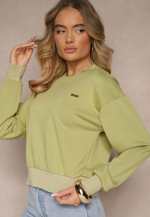 Renee - Zielona Bluza Ozdobiona Metaliczną Nicią Ilatraen. Okazja: na co dzień, na spacer. Kolor: zielony. Materiał: jeans. Wzór: aplikacja. Styl: casual