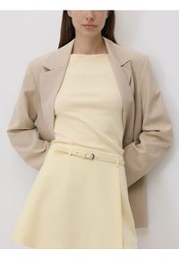 Reserved - Spódnico-szorty z paskiem - jasnożółty. Kolor: żółty. Materiał: wiskoza, tkanina