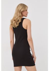 Karl Lagerfeld sukienka kolor czarny mini dopasowana. Kolor: czarny. Materiał: dzianina, bawełna. Długość rękawa: na ramiączkach. Typ sukienki: dopasowane. Długość: mini