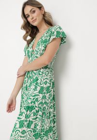 Born2be - Zielona Rozkloszowana Sukienka Maxi z Luźnym Rękawem w Kwiatowy Print Oxeria. Kolor: zielony. Wzór: kwiaty, nadruk. Sezon: lato. Typ sukienki: rozkloszowane. Długość: maxi #7