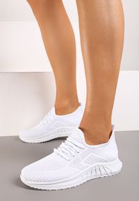 Born2be - Białe Buty Sportowe Tymagio. Wysokość cholewki: przed kostkę. Nosek buta: okrągły. Kolor: biały. Materiał: materiał. Szerokość cholewki: normalna. Wzór: jednolity, aplikacja #1