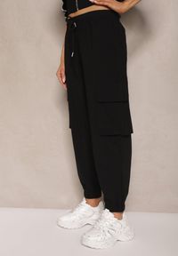 Renee - Czarne Spodnie Cargo z Bawełną High Waist Kolanielis. Stan: podwyższony. Kolor: czarny. Materiał: bawełna #3