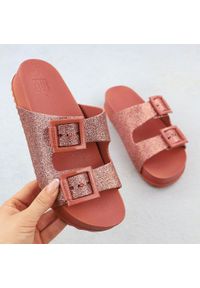 zaxy - Klapki damskie z klamrami plażowe basenowe Zaxy RR285025. Okazja: na plażę. Materiał: guma
