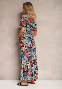 Renee - Czarno-Czerwona Wiskozowa Sukienka o Rozkloszowanym Kroju z Paskiem w Talii w Kwiatowy Print Rosubia. Okazja: na co dzień. Typ kołnierza: dekolt w łódkę. Kolor: czarny. Materiał: wiskoza. Wzór: kwiaty, nadruk. Typ sukienki: proste. Styl: casual, wizytowy. Długość: mini #5