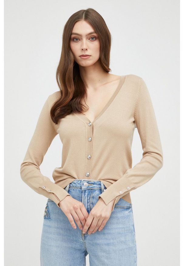Guess kardigan damski kolor brązowy lekki. Okazja: na co dzień. Kolor: brązowy. Materiał: materiał, dzianina, wiskoza. Długość rękawa: długi rękaw. Długość: długie. Styl: casual