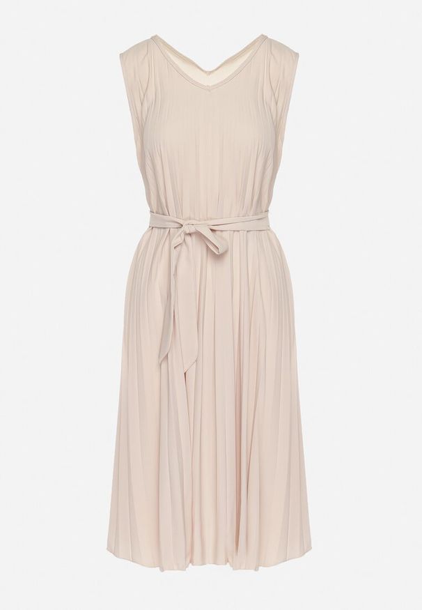 Born2be - Beżowa Rozkloszowana Sukienka Midi Plisowana z Materiałowym Paskiem Varethia. Kolor: beżowy. Materiał: materiał. Wzór: aplikacja. Długość: midi