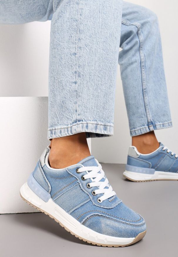 Renee - Niebieskie Sznurowane Sneakersy z Jeansowymi Wstawkami Greha. Okazja: na co dzień. Kolor: niebieski. Materiał: jeans