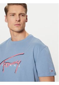 Tommy Jeans T-Shirt Signature DM0DM21109 Niebieski Regular Fit. Kolor: niebieski. Materiał: bawełna