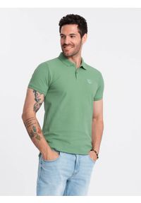 Ombre Clothing - Męska jednokolorowa koszulka polo BASIC z dzianiny pique - zielona V11 OM-POBS-0100 - XXL. Okazja: na co dzień. Typ kołnierza: polo. Kolor: zielony. Materiał: dzianina. Wzór: jednolity, haft, aplikacja. Sezon: lato, wiosna. Styl: sportowy, casual, wizytowy, klasyczny #3