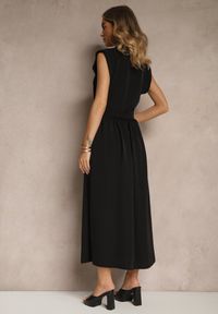 Renee - Czarna Sukienka z Paskiem Koszulowa o Rozkloszowanym Fasonie Mavoselle. Okazja: na co dzień. Kolor: czarny. Materiał: jeans. Typ sukienki: koszulowe. Styl: casual, elegancki