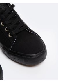 Big-Star - Trampki męskie czarne KK174002 906. Okazja: na co dzień. Kolor: czarny. Materiał: guma, jeans. Wzór: kolorowy. Styl: klasyczny, casual