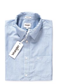 Wrangler - KOSZULA WRANGLER SS 1PKT SHIRT TURKISH SEA W58604M86 112129485. Długość rękawa: krótki rękaw. Długość: krótkie. Wzór: paski #1