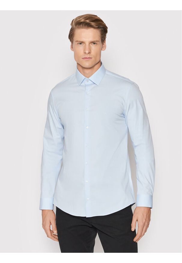 Calvin Klein Koszula Poplin K10K108229 Błękitny Slim Fit. Kolor: niebieski. Materiał: bawełna