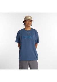 Koszulka męska New Balance Numeric MT51955VTI – granatowa. Kolor: niebieski. Materiał: bawełna, dresówka. Wzór: aplikacja, napisy