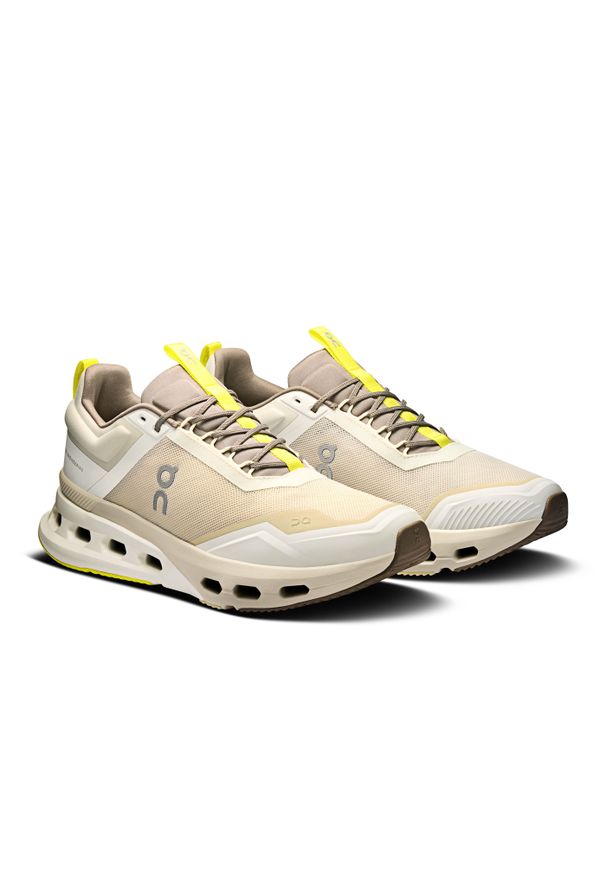 On - ON Cloudnova X Men Ghost | Cinder Sneakersy męskie. Kolor: beżowy. Materiał: materiał. Szerokość cholewki: normalna. Sport: bieganie