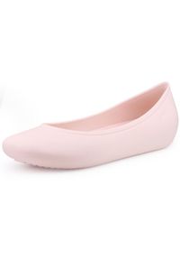 Baleriny damskie Crocs BROOKLYN FLAT. Kolor: różowy. Sport: turystyka piesza