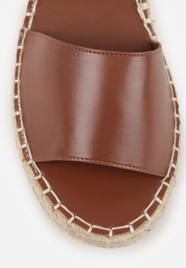 Born2be - Brązowe Sandały VICES na Grubej Podeszwie z Plecionki z Paskiem Wokół Kostki Doria. Zapięcie: pasek. Kolor: brązowy. Materiał: jeans. Sezon: lato