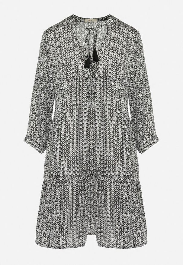 Born2be - Czarna Rozkloszowana Sukienka Ozdobiona Chwostami i Drobnym Wzorem Clemova. Kolor: czarny. Wzór: aplikacja. Długość: mini