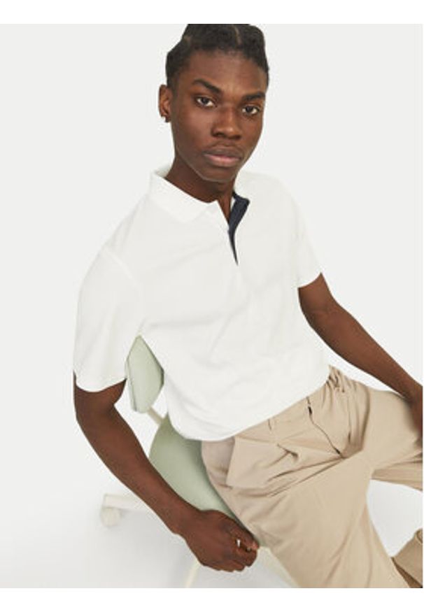 Jack & Jones Polo Crodney 12251180 Biały Regular Fit. Typ kołnierza: polo. Kolor: biały. Materiał: bawełna, syntetyk