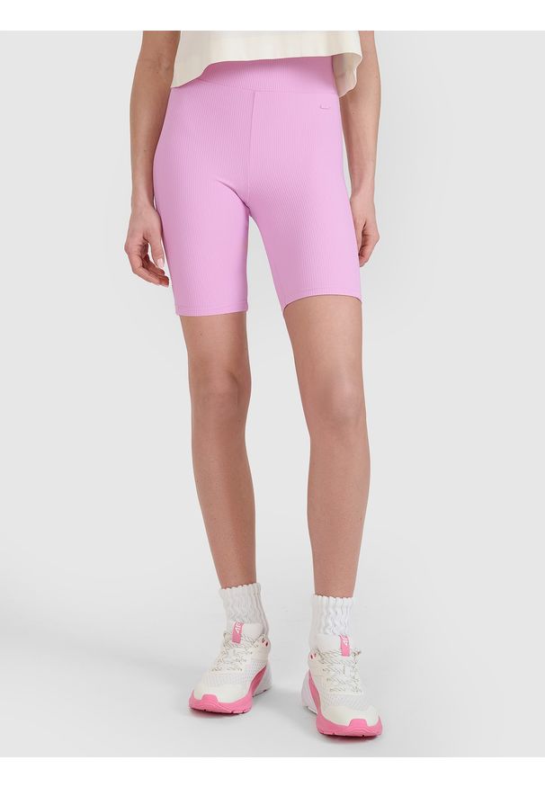 4f - 4F Legginsy krótkie dzianinowe damskie - różowe M. Stan: podwyższony. Kolor: różowy. Materiał: dzianina. Długość: krótkie. Wzór: prążki