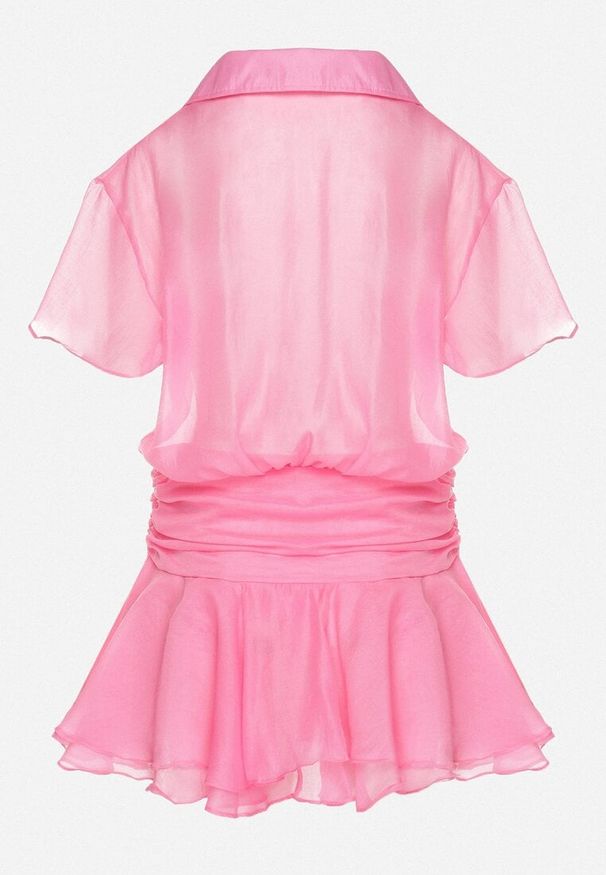 Born2be - Różowa Koszulowa Sukienka z Krótkim Rękawem i Falbankami Miradira. Okazja: na co dzień. Typ kołnierza: kołnierz z falbankami. Kolor: różowy. Długość rękawa: krótki rękaw. Wzór: aplikacja. Typ sukienki: koszulowe. Styl: klasyczny, casual, elegancki