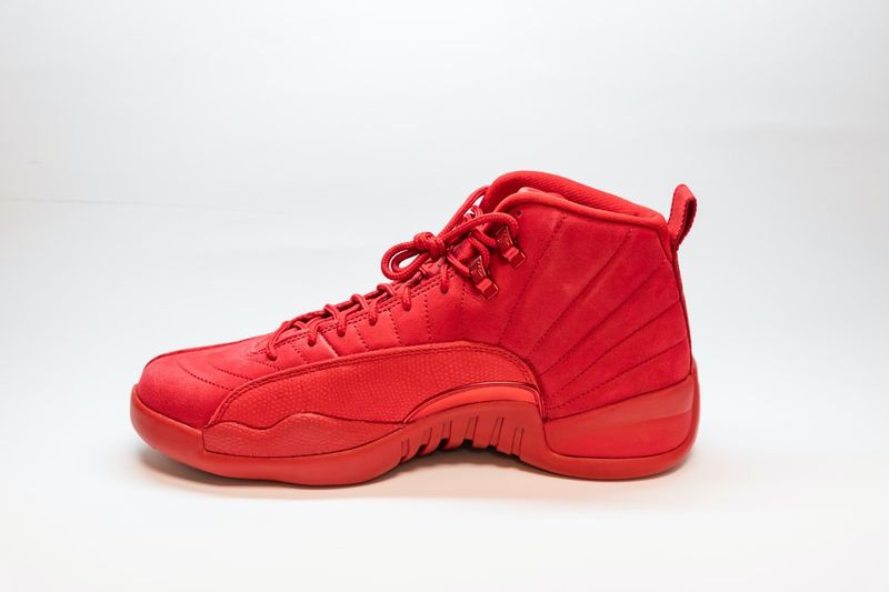 czerwone sneakersy.jpeg