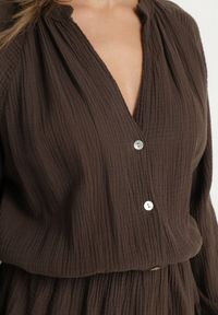 Born2be - Brązowy Bawełniany Kombinezon z Elastyczną Gumką w Talii i Spódnico-Spodenkami Gleasea. Okazja: na co dzień. Kolor: brązowy. Materiał: bawełna. Styl: casual, elegancki #5