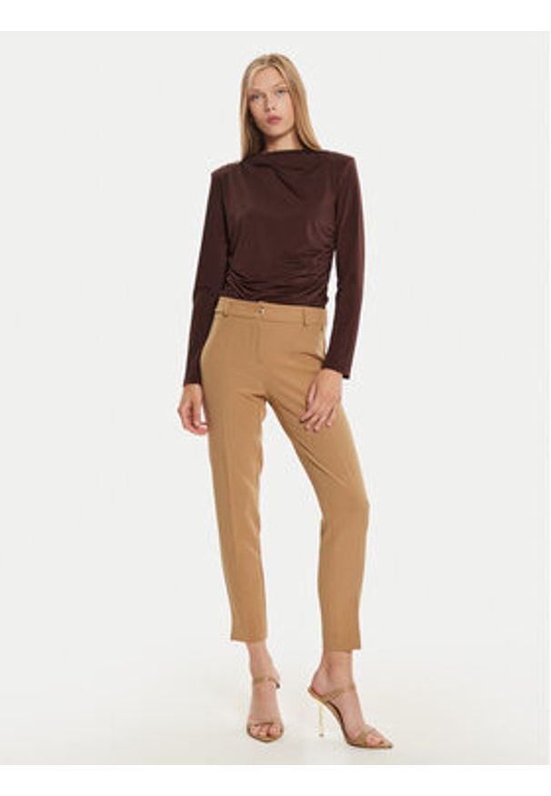 Maryley Spodnie materiałowe 24IB52Z/M19/43ER Brązowy Regular Fit. Kolor: brązowy. Materiał: syntetyk