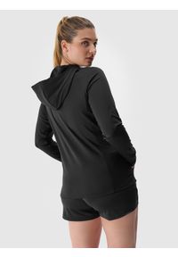 4f - 4F Bluza treningowa szybkoschnąca rozpinana z kapturem damska - czarna S. Typ kołnierza: kaptur. Kolor: czarny. Materiał: włókno, elastan, dzianina, materiał, syntetyk. Długość rękawa: raglanowy rękaw. Wzór: gładki, jednolity, ze splotem. Styl: sportowy. Sport: fitness