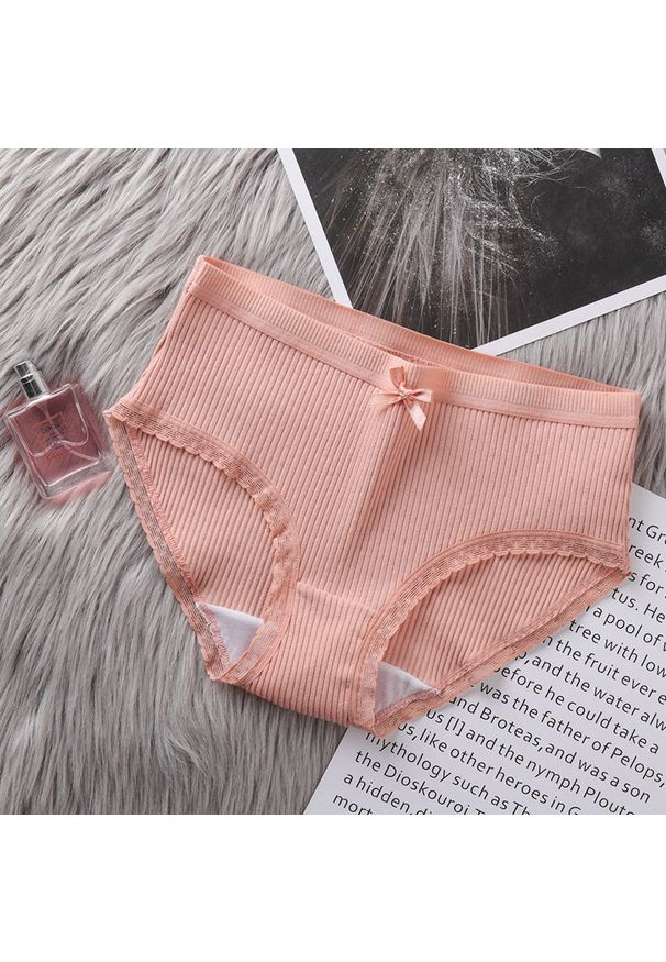 Intica - Majtki prążkowane o średnim stanie z miękkiego materiału Norina. Kolor: różowy. Materiał: materiał, prążkowany. Wzór: prążki