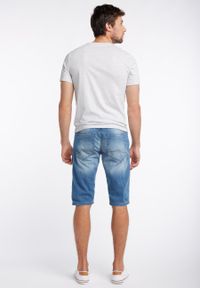 Mustang - SPODENKI MĘSKIE MUSTANG Hampton Bermuda DENIM BLUE 1005648 5000 213. Materiał: denim