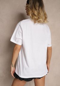 Renee - Biała Bawełniana Koszulka T-shirt z Małym Napisem Lanivelle. Okazja: na co dzień. Kolor: biały. Materiał: bawełna. Wzór: napisy. Styl: klasyczny, elegancki, casual #3