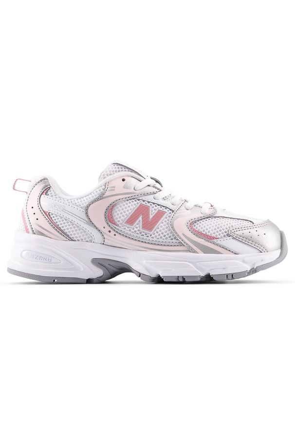 Buty dziecięce New Balance GR530EC – białe. Okazja: na uczelnię, na co dzień. Kolor: biały. Materiał: guma, materiał, syntetyk. Szerokość cholewki: normalna