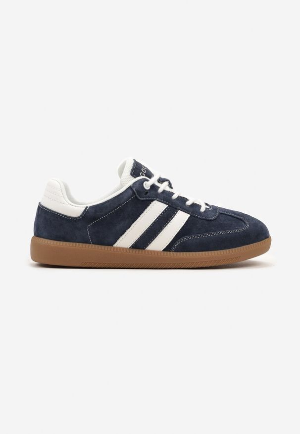 Born2be - Granatowe Płaskie Skórzane Sneakersy Ozdobione Paskami Navilen. Okazja: na co dzień. Zapięcie: pasek. Kolor: niebieski. Materiał: skóra. Wzór: aplikacja. Obcas: na obcasie. Wysokość obcasa: niski
