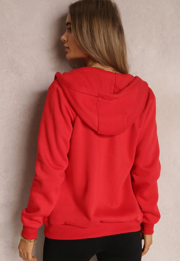 Renee - Czerwona Bluza z Kapturem Zapinana na Suwak Edan. Okazja: na co dzień. Typ kołnierza: kaptur. Kolor: czerwony. Materiał: jeans. Długość rękawa: długi rękaw. Długość: długie. Styl: sportowy, casual, elegancki, klasyczny