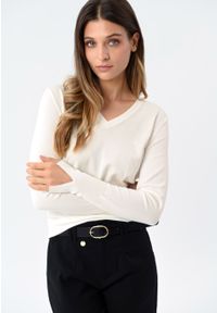 Volcano - Sweter z dekoltem w serek S-NELI. Typ kołnierza: dekolt w serek. Kolekcja: plus size. Materiał: dzianina, prążkowany. Wzór: gładki. Styl: elegancki