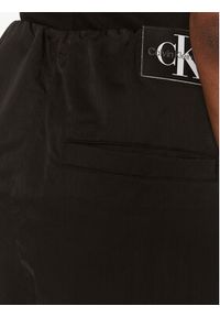 Calvin Klein Jeans Spodnie materiałowe Soft Crinkle J20J223122 Czarny Relaxed Fit. Kolor: czarny. Materiał: syntetyk