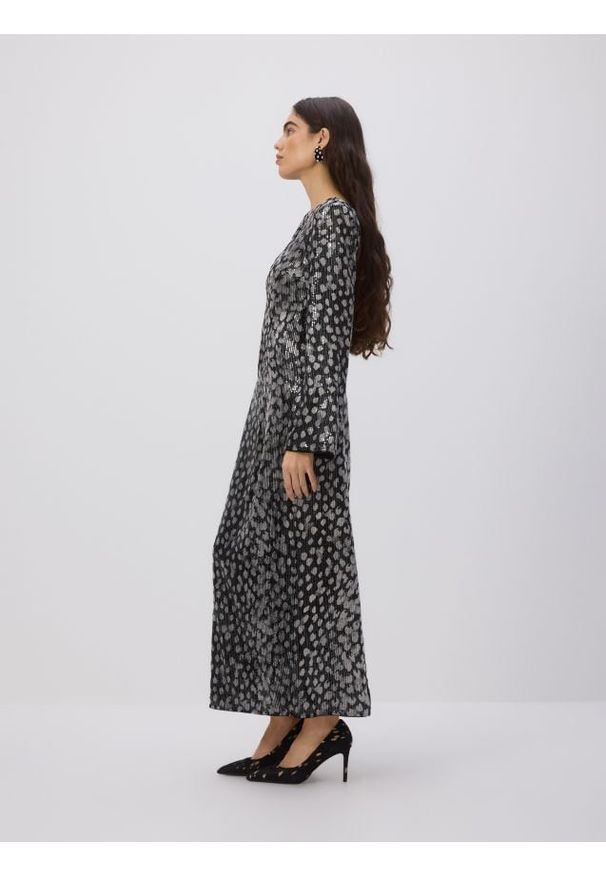 Reserved - Sukienka z cekinami - czarny. Kolor: czarny. Materiał: dzianina, wiskoza. Typ sukienki: proste