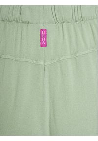 Deha Spodnie dresowe A00636 Zielony Regular Fit. Kolor: zielony. Materiał: wiskoza