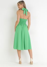 Born2be - Zielona Rozkloszowana Sukienka z Wiązaniem na Szyi Nosalae. Kolor: zielony. Typ sukienki: kopertowe #2