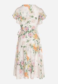 Born2be - Beżowa Kwiatowa Sukienka z Kopertowym Dekoltem Atorina. Okazja: do pracy, na co dzień, na spotkanie biznesowe. Typ kołnierza: dekolt kopertowy. Kolor: beżowy. Wzór: kwiaty. Typ sukienki: kopertowe. Styl: casual, biznesowy #6