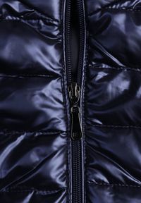 Renee - Granatowa Pikowana Kurtka Zasuwana Blaia. Typ kołnierza: bez kaptura. Kolor: niebieski #6