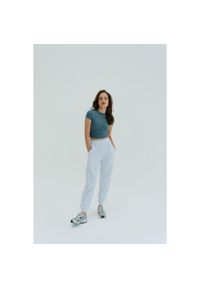 MOONHOLI - Koszulka treningowa do jogi Moonholi Timeless z krótkim rękawem. Kolor: szary. Długość rękawa: krótki rękaw. Długość: krótkie. Sport: joga i pilates