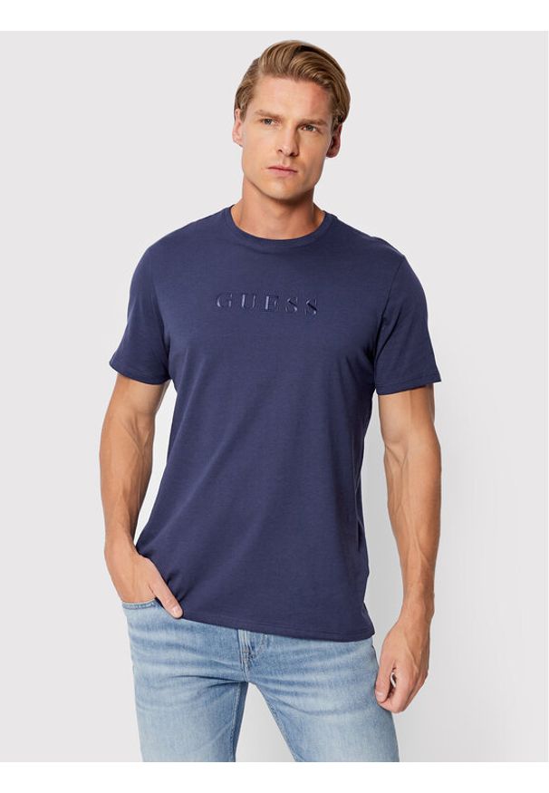 Guess T-Shirt M2BP47 K7HD0 Granatowy Regular Fit. Kolor: niebieski. Materiał: bawełna
