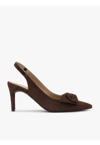Ryłko - Welurowe czółenka typu slingback z kokardą. Kolor: brązowy. Materiał: welur, skóra. Szerokość cholewki: normalna. Obcas: na obcasie. Styl: street. Wysokość obcasa: średni #1