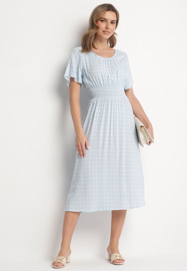 Born2be - Jasnoniebieska Sukienka z Bawełny Rozkloszowana w Kropki Toliennea. Okazja: na co dzień. Kolor: niebieski. Materiał: bawełna. Wzór: kropki. Styl: casual