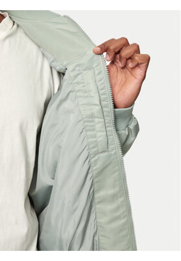 Calvin Klein Jeans Kurtka bomber J30J325110 Zielony Relaxed Fit. Kolor: zielony. Materiał: syntetyk