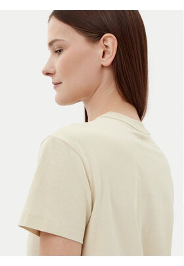 Calvin Klein T-Shirt Nano Logo K20K207519 Beżowy Regular Fit. Kolor: beżowy. Materiał: bawełna